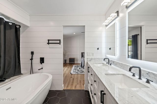 5426 E Sandra Ter Terrace, Scottsdale, AZ 85254