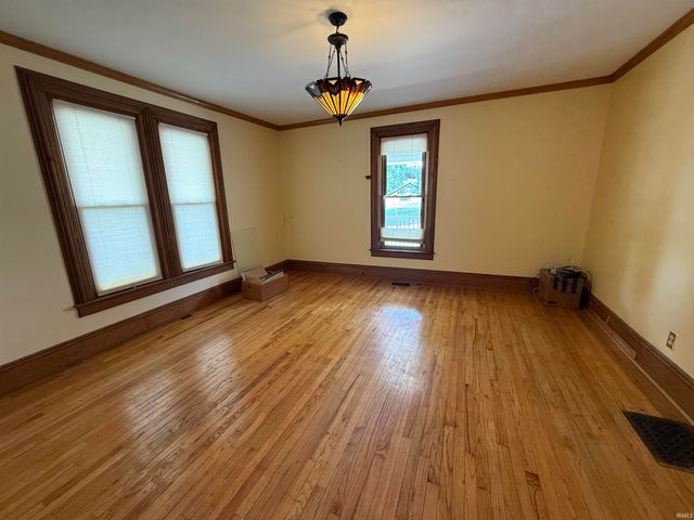 206 S Mountain, Lagrange, IN 46761