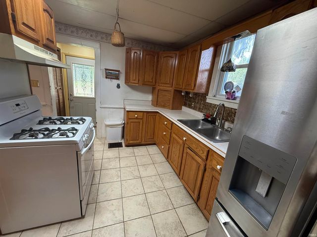 206 S Mountain, Lagrange, IN 46761