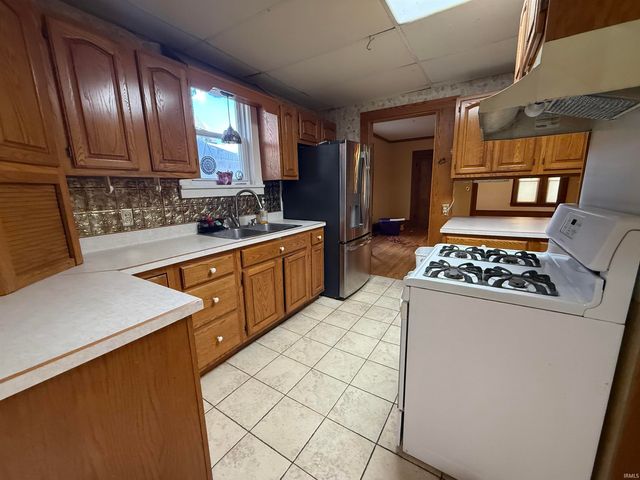206 S Mountain, Lagrange, IN 46761