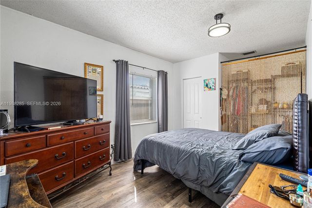 1482 NE 175th St, North Miami Beach, FL 33162