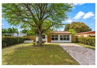 1482 NE 175th St, North Miami Beach, FL 33162