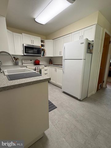 1239 YORK RD, Mechanicsburg, PA 17055