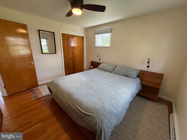 1239 YORK RD, Mechanicsburg, PA 17055