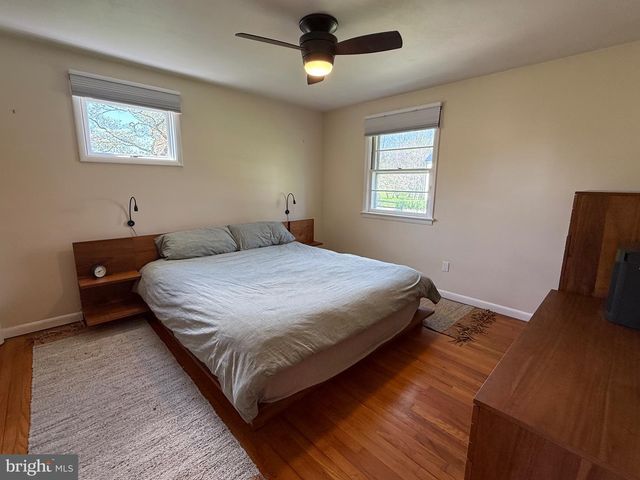 1239 YORK RD, Mechanicsburg, PA 17055