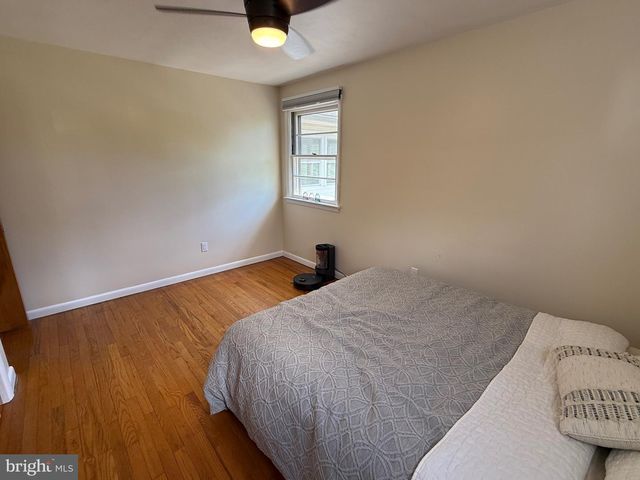 1239 YORK RD, Mechanicsburg, PA 17055