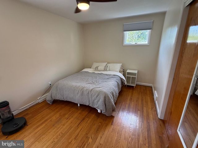 1239 YORK RD, Mechanicsburg, PA 17055