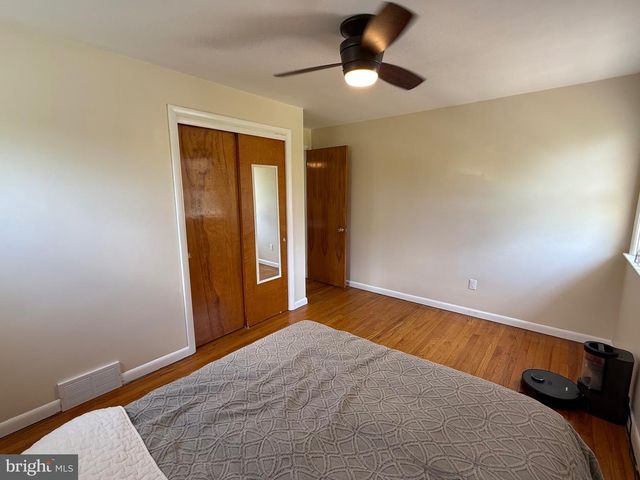 1239 YORK RD, Mechanicsburg, PA 17055