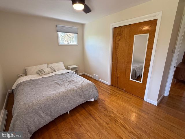 1239 YORK RD, Mechanicsburg, PA 17055