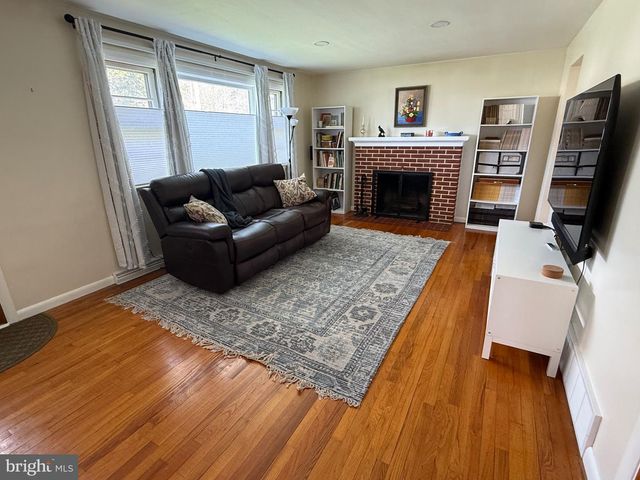 1239 YORK RD, Mechanicsburg, PA 17055
