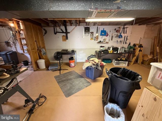 1239 YORK RD, Mechanicsburg, PA 17055