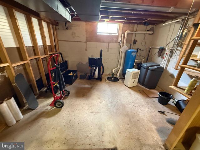 1239 YORK RD, Mechanicsburg, PA 17055