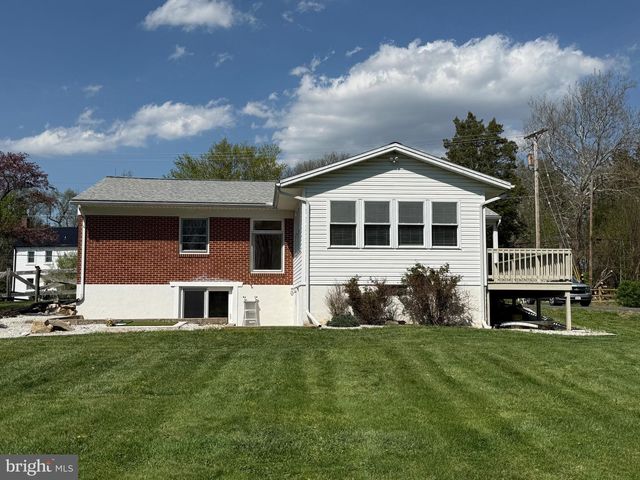 1239 YORK RD, Mechanicsburg, PA 17055