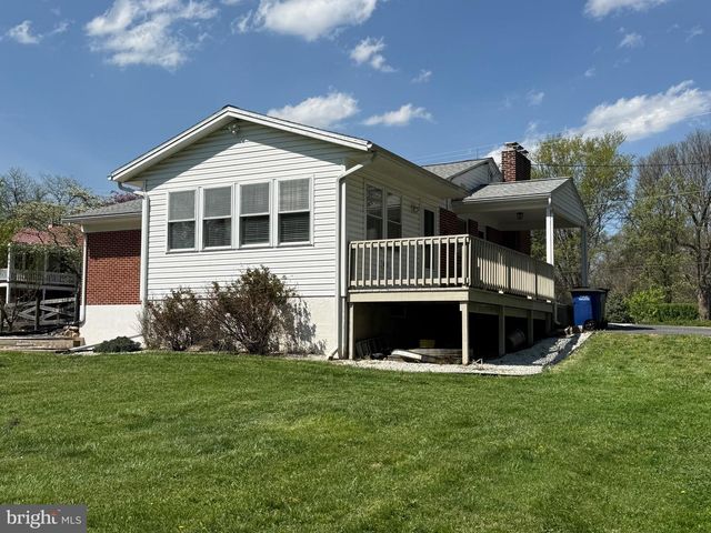 1239 YORK RD, Mechanicsburg, PA 17055