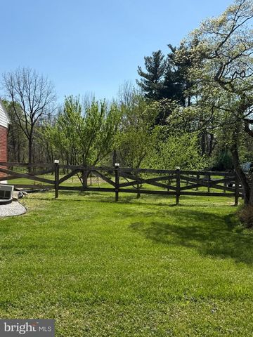 1239 YORK RD, Mechanicsburg, PA 17055