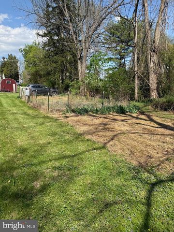 1239 YORK RD, Mechanicsburg, PA 17055