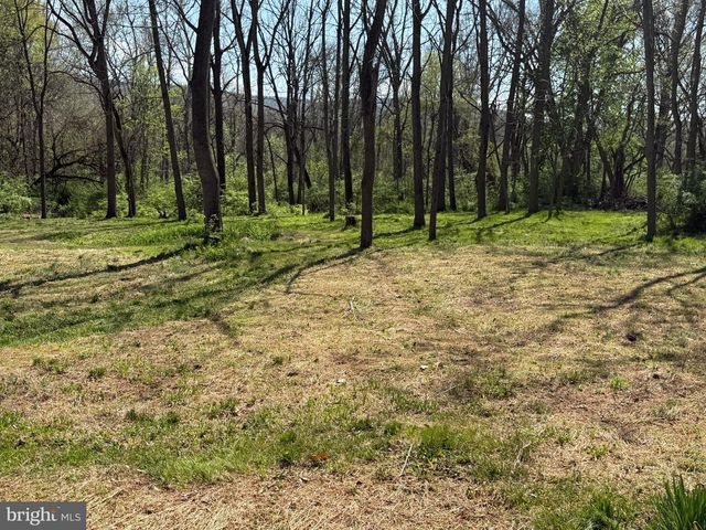 1239 YORK RD, Mechanicsburg, PA 17055