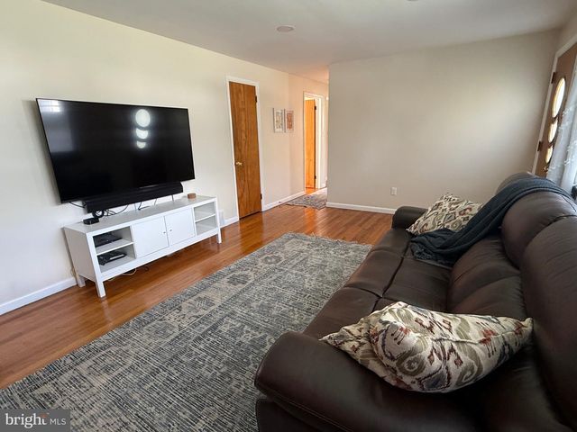 1239 YORK RD, Mechanicsburg, PA 17055