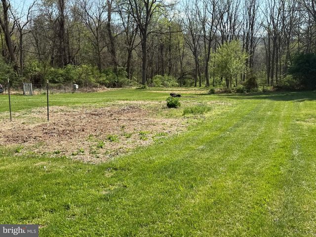 1239 YORK RD, Mechanicsburg, PA 17055
