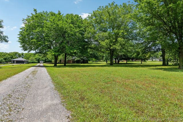 1805 College Park Road, Claremore, OK 74017