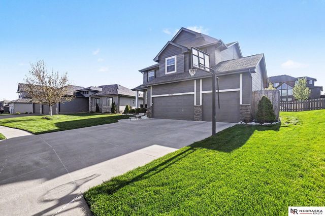 8539 N 169th Street, Bennington, NE 68007