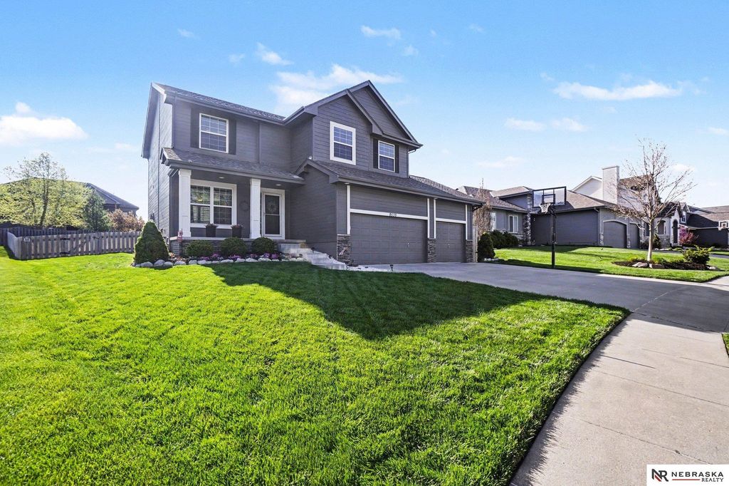 8539 N 169th Street, Bennington, NE 68007