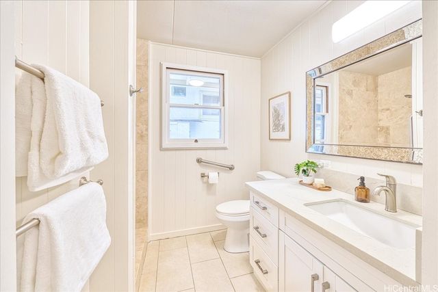 928 Makamua Place, Pearl City, HI 96782