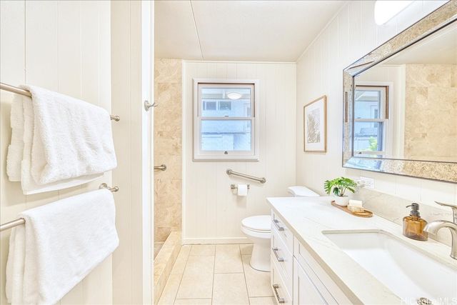 928 Makamua Place, Pearl City, HI 96782
