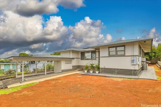 928 Makamua Place, Pearl City, HI 96782