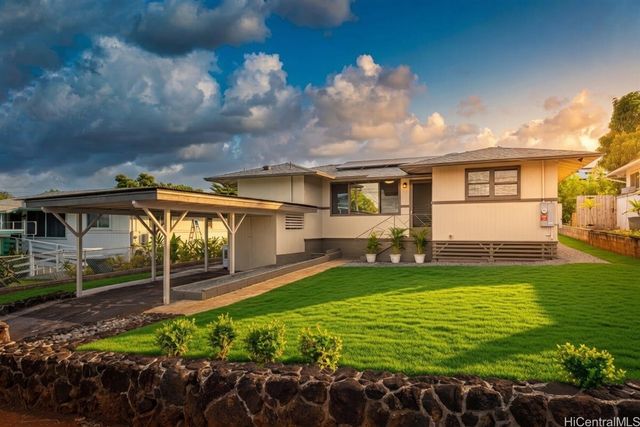 928 Makamua Place, Pearl City, HI 96782