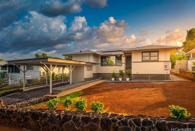 928 Makamua Place, Pearl City, HI 96782