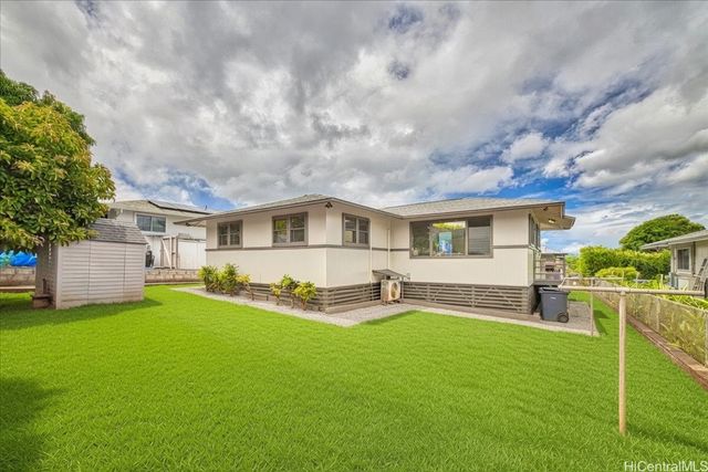 928 Makamua Place, Pearl City, HI 96782