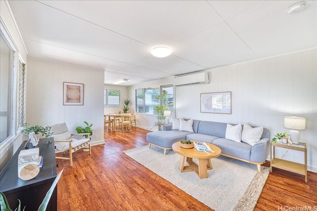 928 Makamua Place, Pearl City, HI 96782