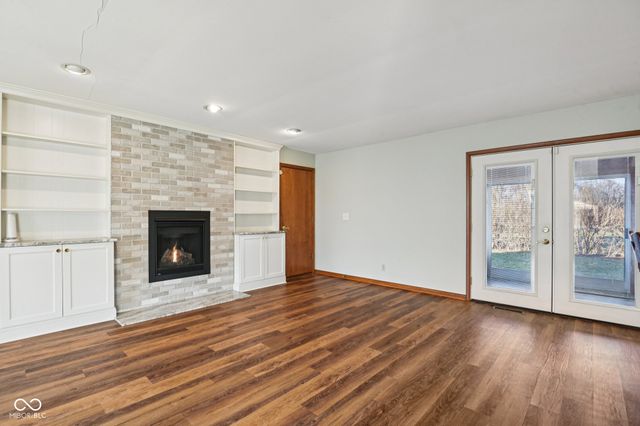 2245 S Clark Road, Shelbyville, IN 46176