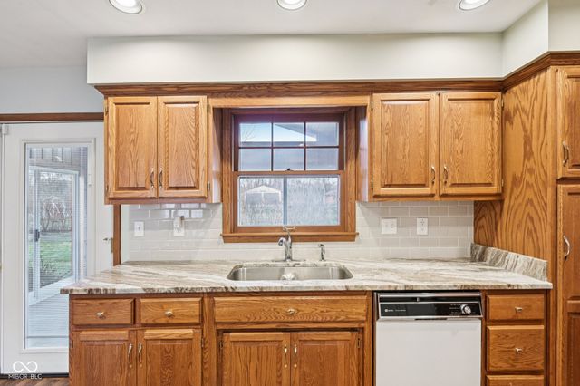 2245 S Clark Road, Shelbyville, IN 46176