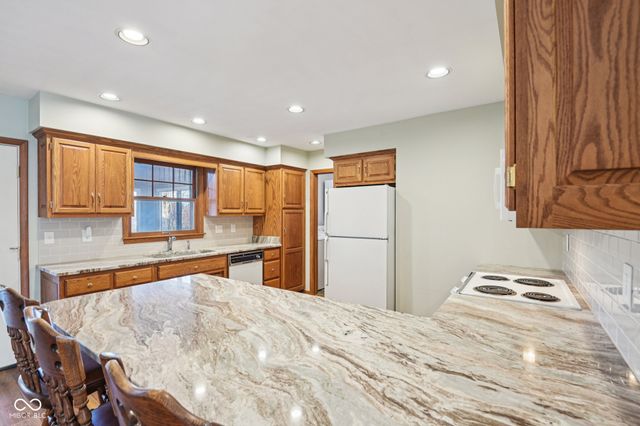 2245 S Clark Road, Shelbyville, IN 46176