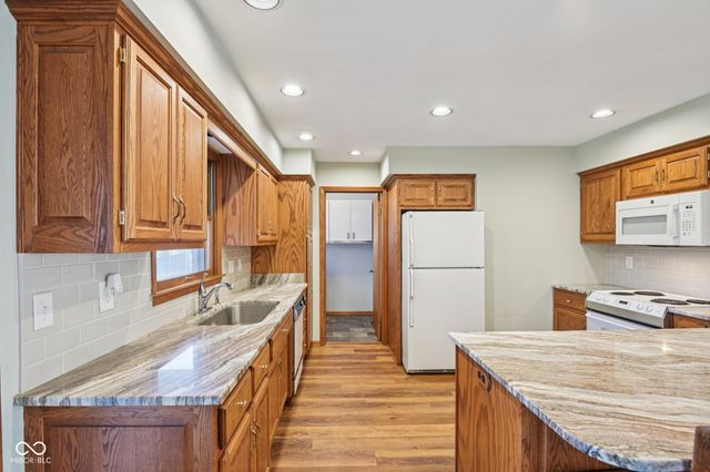 2245 S Clark Road, Shelbyville, IN 46176