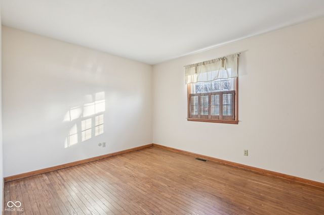 2245 S Clark Road, Shelbyville, IN 46176