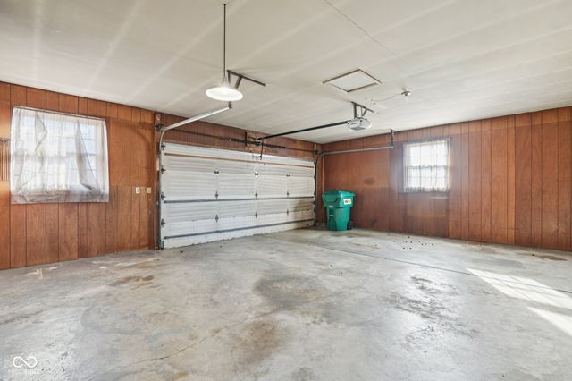 2245 S Clark Road, Shelbyville, IN 46176