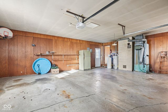 2245 S Clark Road, Shelbyville, IN 46176