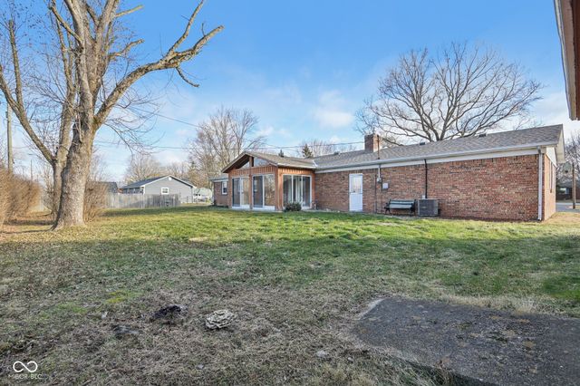 2245 S Clark Road, Shelbyville, IN 46176