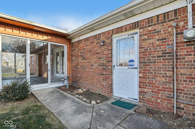 2245 S Clark Road, Shelbyville, IN 46176