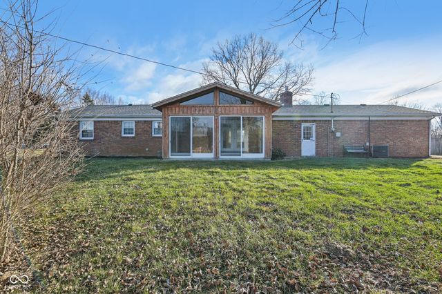 2245 S Clark Road, Shelbyville, IN 46176