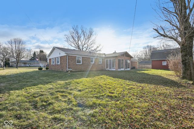 2245 S Clark Road, Shelbyville, IN 46176
