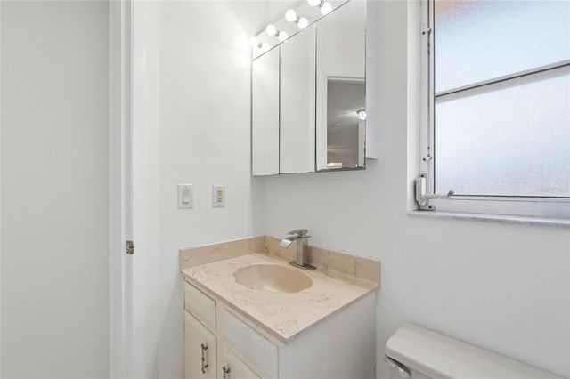 290 MOUNT VERNON DRIVE, Venice, FL 34293