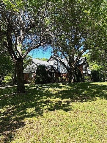 511 Linkcrest Drive, Duncanville, TX 75137