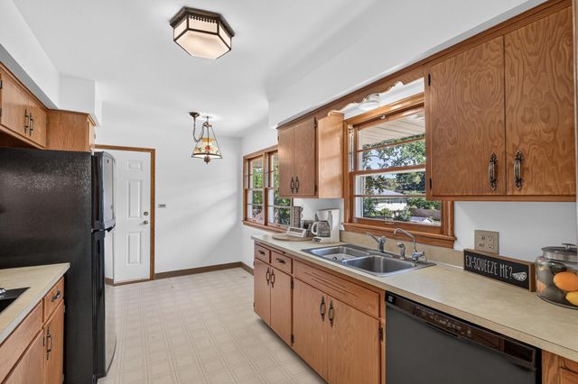 7538 Carmen Avenue, Inver Grove Heights, MN 55076