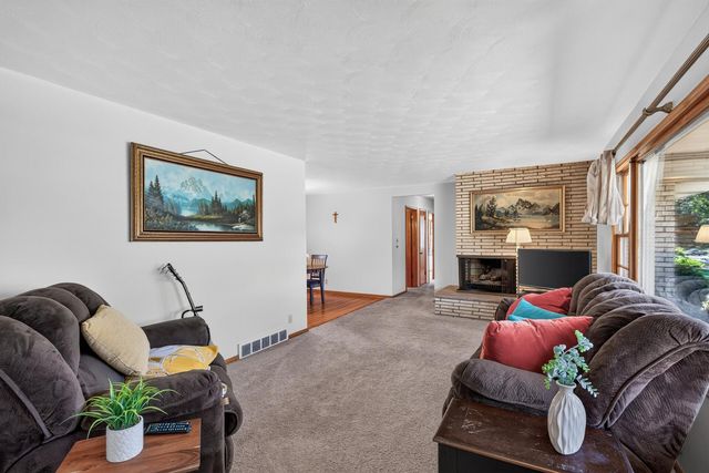 7538 Carmen Avenue, Inver Grove Heights, MN 55076
