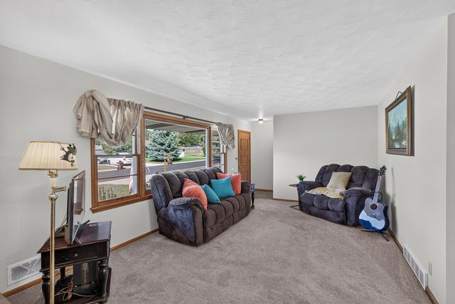 7538 Carmen Avenue, Inver Grove Heights, MN 55076