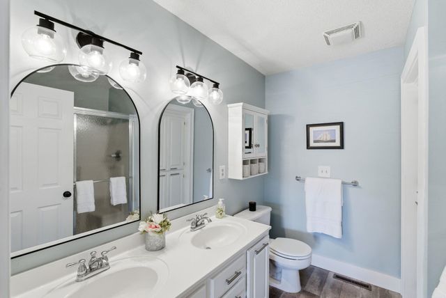 2377 N Lighthouse Cv, Wichita, KS 67205